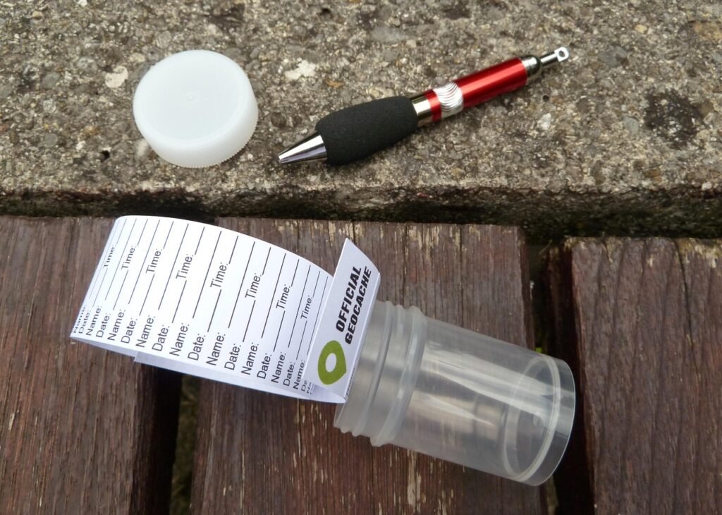 #8 Geocaching 2 Settergren pixabay geocaching