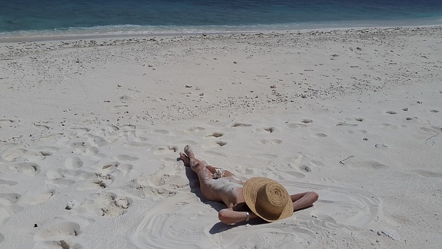 Wir sind verklemmt 9 Nackt am Strand